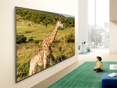 En reklambild för LG QNED84B TV.
