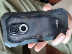 Doogee S61 Pro med transparent baksida (Källa: Egen)