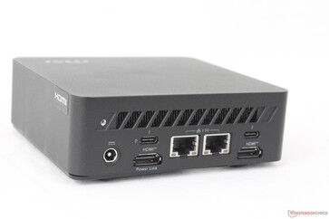 Baksida: Nätadapter, USB-C Thunderbolt 4 m/DisplayPort 1.4 + Power Delivery, 2x RJ-45 (10 Gbps), USB-C Thunderbolt 4 m/DisplayPort 1.4, 2x HDMI 2.1