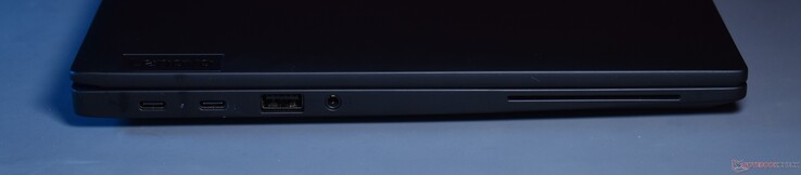 vänster: 2x Thunderbolt 4, USB A 3.2 Gen 1, 3,5 mm ljud, Smartcard-kortplats