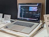 Den senaste Prestige 16 har visserligen en skärm med lägre upplösning än XPS 16, men den kompenserar för det med fler portar och en tunnare design