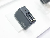 ESR har presenterat två nya 65 W-laddare med integrerade USB-C-kablar