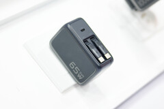 ESR har presenterat två nya 65 W-laddare med integrerade USB-C-kablar