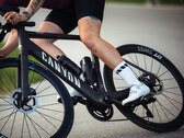 Canyon Endurace:ONfly elcykel (bilden) har en tunn fjärrkontroll monterad på styret som växlar lägen och visar assistansstatus. (Bildkälla: Canyon)