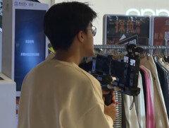 En påstådd titt på Osmo Pocket 3 och Osmo Pocket 4 från vänster till höger. (Bildkälla: via Den nya kameran)