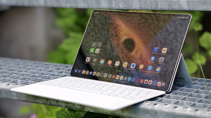 Honor MagicPad 4 testas med tangentbordsskydd