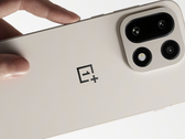 Den kommande flaggskeppssmartphonen, OnePlus 15. (Bildkälla: OnePlus, redigerad)