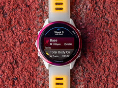 Forerunner 570 lanserades under våren tillsammans med den dyrare Forerunner 970, tidigare på bilden. (Bildkälla: Garmin)