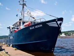 Ett fotografi som visar Blue Heron-båten. (Bildkälla: University of Minnesota Duluth)