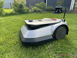 Ecovacs Goat G1-2000 tillhandahölls vänligen av tillverkaren för denna recension.