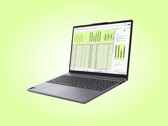 IdeaPad Slim 3 15Q7X11 i en av de två lanseringsfärgerna.