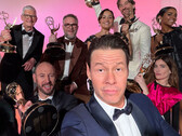 Skådespelarna i The Studio firar Emmy-vinsterna (Bildkälla: Apple.com)