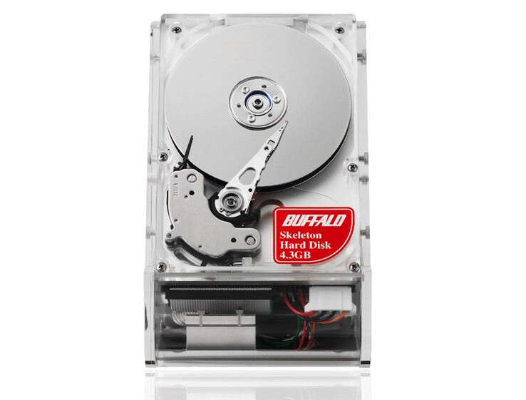 Den ursprungliga 4,3 GB "Skeleton Hard Disk" lanserades 1998. (Bildkälla: Buffalo)