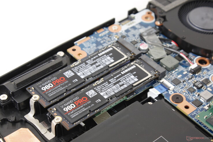 PCIe4 x4 SSD-enheterna levereras inte med några huvudspridare