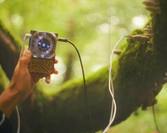 Pocket Scion skapar musik baserad på växternas elektriska aktivitet. (Bildkälla: Instruō)