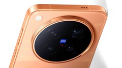 Vivo X500 Pro Max visas för första gången på officiella pressbilder, samtidigt som en kreatör visar upp imponerande videoklipp tagna med dess Zeiss-kamera.