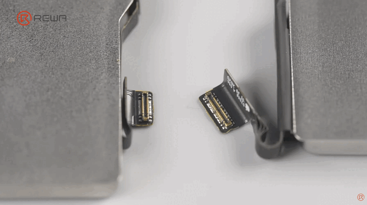 Batterikontakten på iPhone 17 Pro jämfört med iPhone 18 Pro.