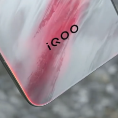 &quot;iQoo 15&quot; hands-on. (Bildkälla: Geek Village Chief via Weibo)