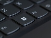 Närbild på ett datortangentbord med Windows-tangenten