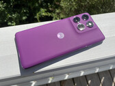 Motorola tar officiellt €600 för Edge 60 Pro, men den är nu tillgänglig för betydligt mindre. (Bildkälla: Notebookcheck)