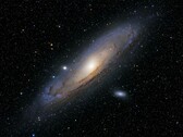 En bild som visar Andromeda Galaxy och dess satellitgalaxer.