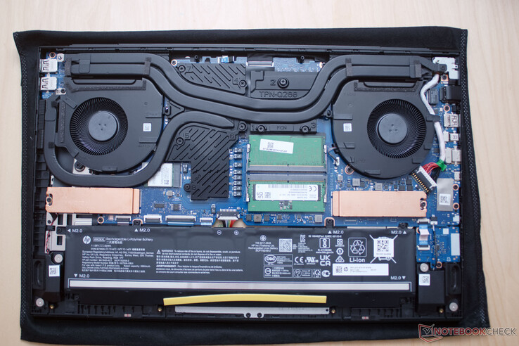 HP Omen 17 öppnades