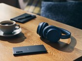 Sony WH-CH720N som visas här förväntas få en efterföljare inom kort.