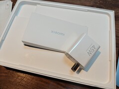 Tillbehören finns under surfplattan