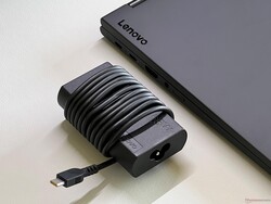 Kompakt 65W nätaggregat