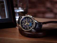 Citizen Exceed ”Mid-Autumn Moon” Limited Edition vilar på ett trästativ och har en svart pärlemorskiva, analog månfasvisning och svart krokodilläderstrem.
