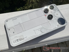 Medgrundaren av Nothing har lämnat en förklaring till frågan. På bilden: baksidan av Phone (3). (Bildkälla: Notebookcheck)