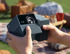 TCL PlayCube har ett kompakt, kubformat hölje. (Bildkälla: TCL)