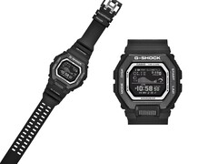 Casio G-Shock GBX100SFJ-1 har en elegant helsvart design och en negativ display med hög kontrast.