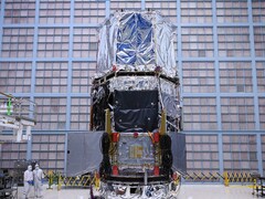 NASA:s ingenjörer installerar solskyddet på Nancy Grace Roman Space Telescope (Bildkälla: NASA och Sophia Roberts)