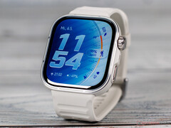 Watch Fit 5 Pro kostar 299 euro inom EU. På bilden: framsidan av smartklockan.