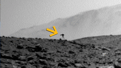 Curiositys mystiska ”stridsstativ” på Mars. Det bisarra föremålet syntes i endast en bildruta.