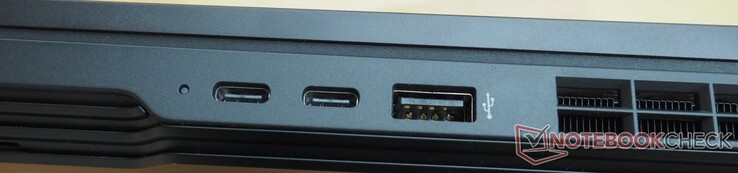Till höger: 2x USB-C 3.2 Gen 2 (inkl. DisplayPort), USB-A 3.2 Gen 2