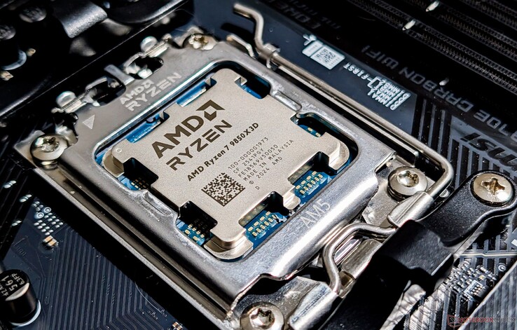 AMD Ryzen 7 9850X3D på moderkortet MSI MAG X870E Carbon Wi-Fi