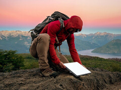 Uppsättning av en Starlink Mini-parabol. (Bildkälla: SpaceX)