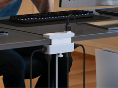 Ankers Nano Power Strip (bilden) har en klämdesign. (Bildkälla: Anker)
