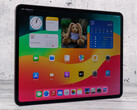 Den nya iPad Pro-modellen kommer att vara lättare att använda i porträttläge (på bilden: 13-tums iPad Pro med en Apple M4; bildkälla: Notebookcheck)