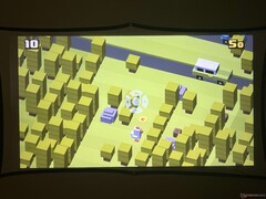 Även enkla spel som Crossy Road är på gränsen till ospelbara.