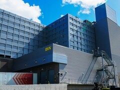 USA tar 9,9 procent av aktierna i Intel i en aktieaffär värd 8,9 miljarder dollar. På bilden: Intels D1X Oregon-fabrik (Bildkälla: Intel)