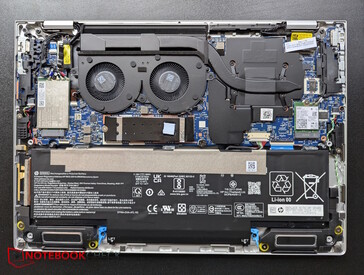 EliteBook X: De 2 fläktarna sitter för nära varandra. SoC:n är på ena sidan.
