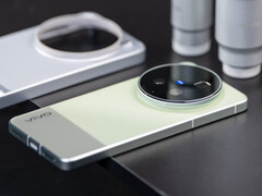 Vivo X300 Ultra har ett enormt kamerahus.