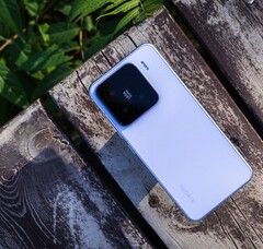 Xiaomi 17 kommer direkt att efterträda Xiaomi 15. På bilden - Xiaomi 15 (Bildkälla: Vetrax Arrogant TV på Weibo)