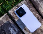 Xiaomi 17 kommer direkt att efterträda Xiaomi 15. På bilden - Xiaomi 15 (Bildkälla: Vetrax Arrogant TV på Weibo)