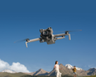 DJI Mini 5 Pro (bilden) har framåtriktad LiDAR, fisheye-kameror, binokulära sensorer och en infraröd sensor på undersidan. (Bildkälla:DJI)