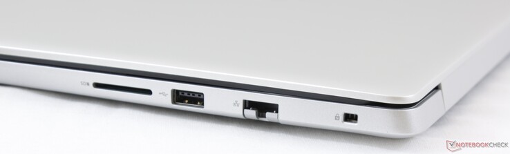 Höger: SD-kortläsare, USB 2.0, RJ-45 (100 Mbps), Noble-lås