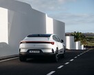 En bild bakifrån av Polestar 4 Coupé